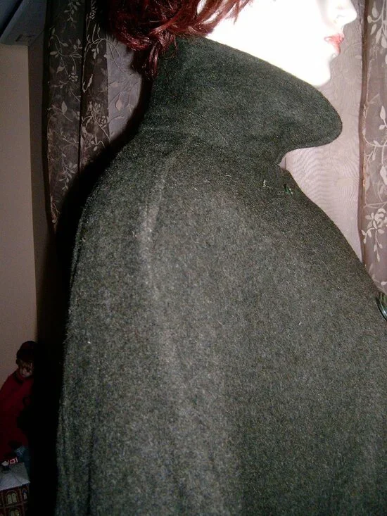 Moessmer Wool Green Vintage Walking Cape - Picture 11 of 17